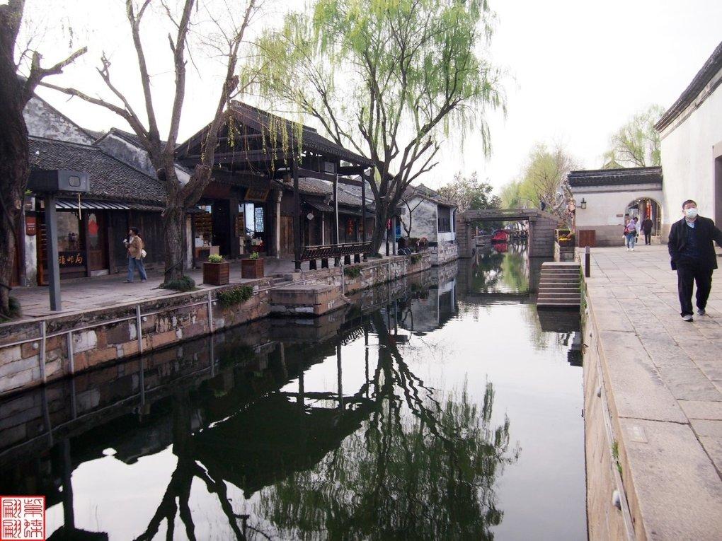 为什么一个情商高八面玲珑的人，遇事了却没一个人帮助她？